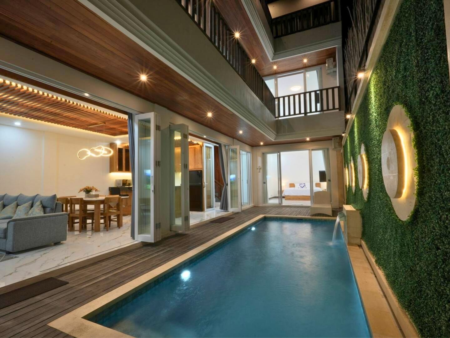 Deluxe Room with Pool View Dijobi Villa (4)