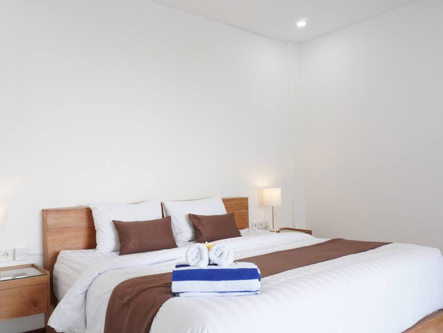 Suite Room Balcony with View (4)